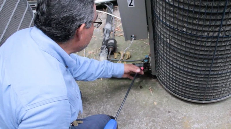 Who Should You Trust When You Need to Fix an Air Conditioning Leak? | Expert Tips