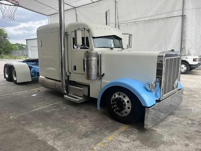 Javier's Radiator & Air Conditioning Picture 5