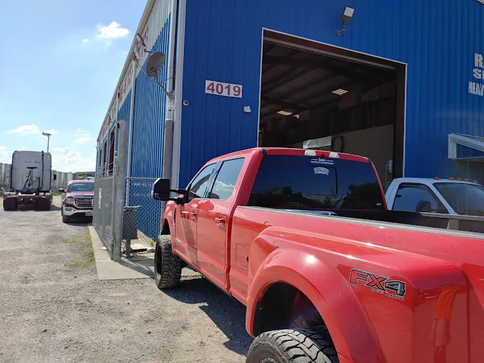 Javier's Radiator & Air Conditioning Picture 10