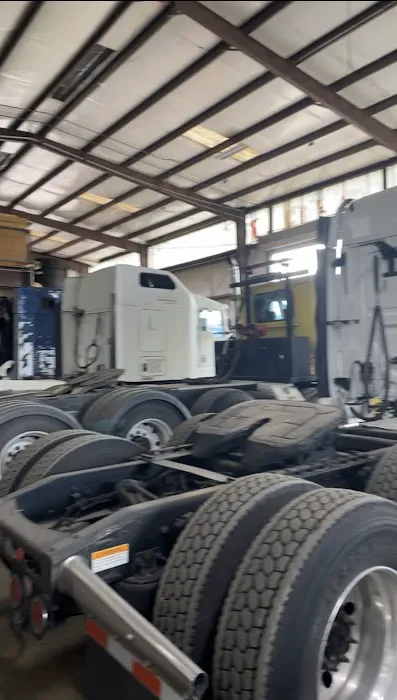 Javier's Radiator & Air Conditioning Picture 8