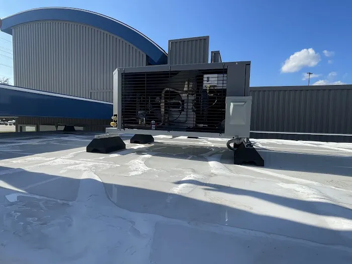 Independent A/C Refrigeration Picture 4