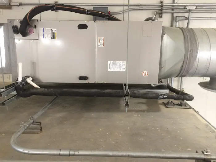 Independent A/C Refrigeration Picture 9