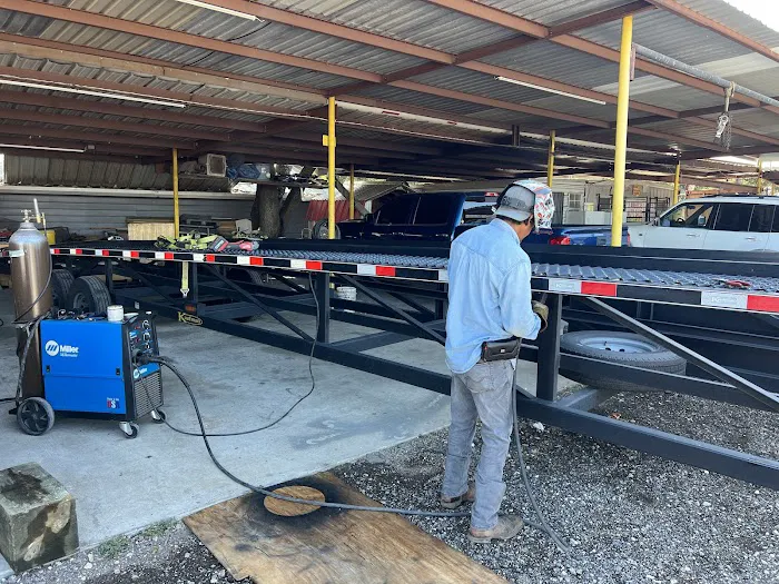 Latinos A/C Service Picture 5