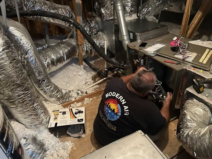 Modern Air of Katy Picture 5