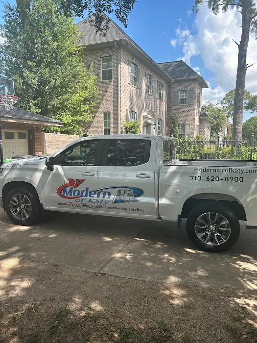 Modern Air of Katy Picture 9