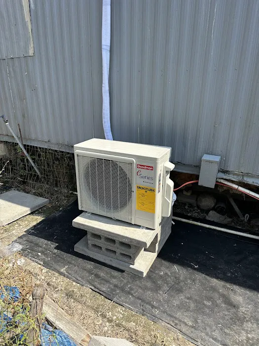 LOUII'S AC Picture 10