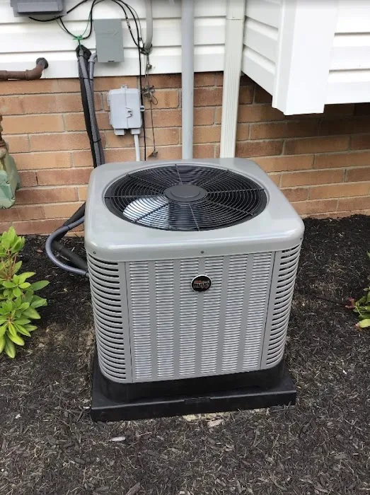 HVAC Repair Contractors Crew Picture 5