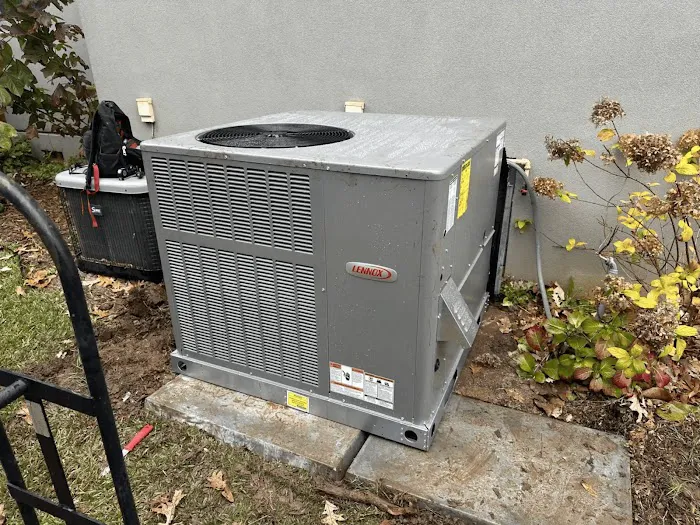 24 Seven AC Picture 7