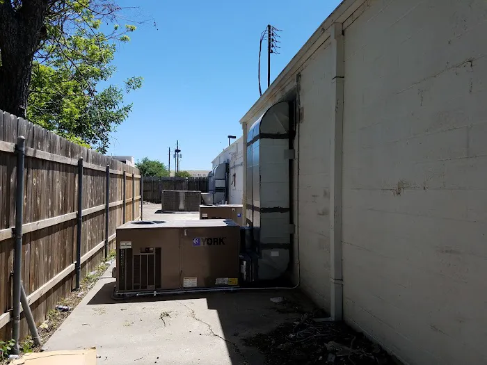 Henry's A/C & Heat, LLC Picture 4