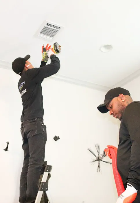 Air Quality Experts TX - Duct Cleaning & Installation Picture 10