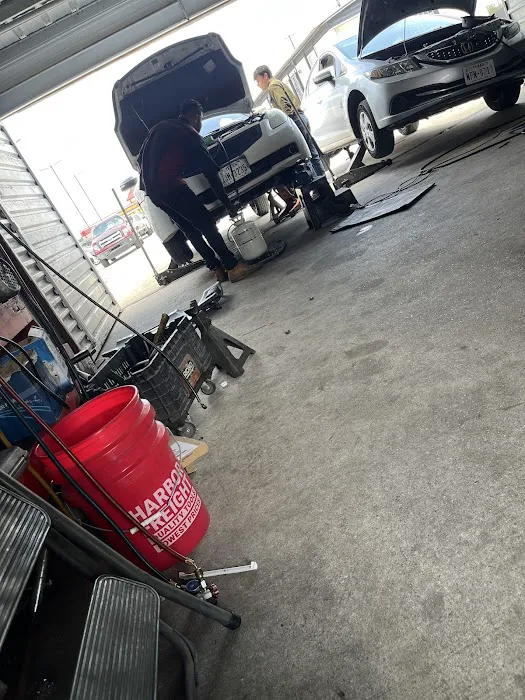 Paco's Auto A/C Repair Picture 2