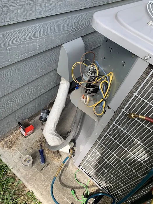 Houston's Future A/C & HEAT Picture 2