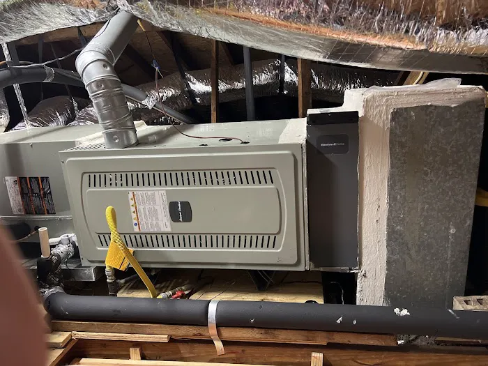 32 Below Inc Picture 5