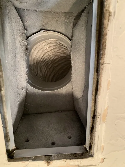 Fox Air Duct Cleaning INC Picture 4