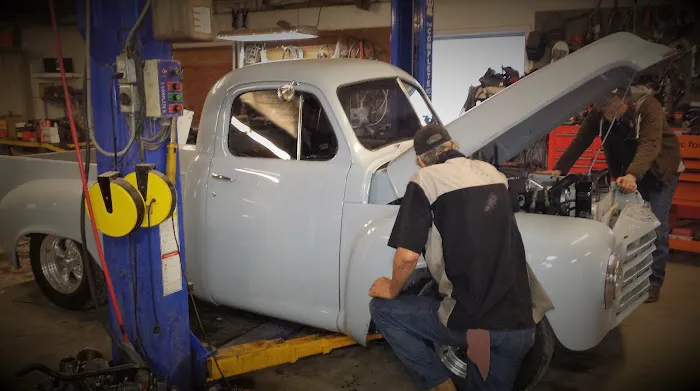 Larson's Auto Repair, LLC Picture 4