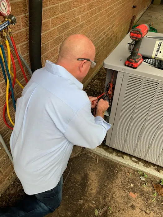 MAX A/C & SERVICES LIC#TACLA101580C Picture 5