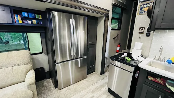 Serenity Pines RV Repair Picture 1