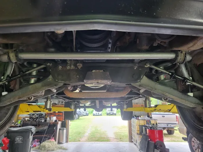 ROBBINS AUTO REPAIR Picture 2