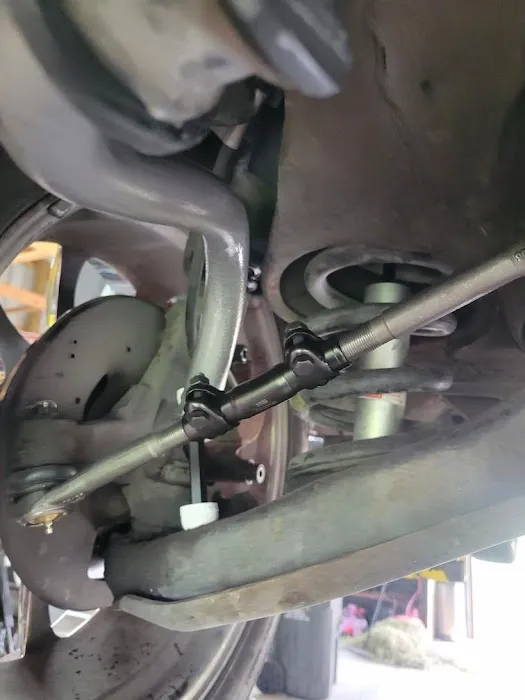 ROBBINS AUTO REPAIR Picture 1