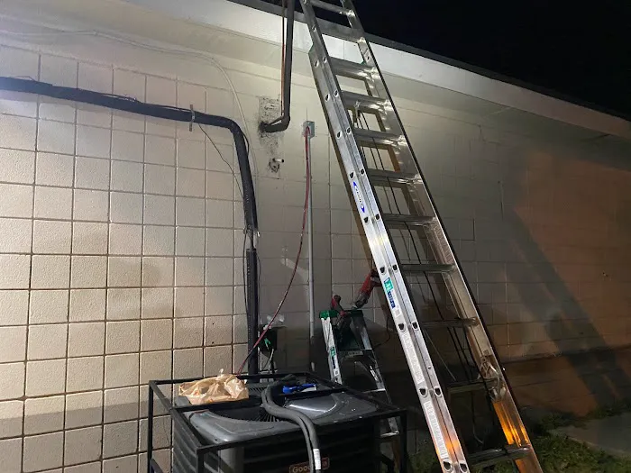 Abel AC and heating plus eletrical Picture 6