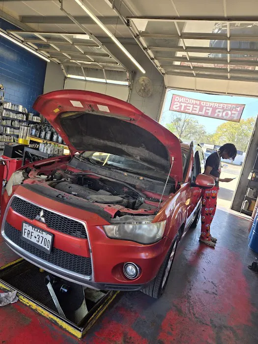 Grease Monkey Picture 1