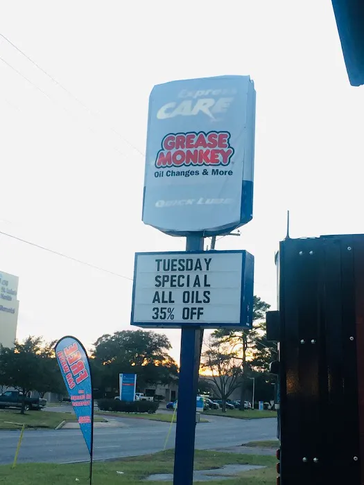 Grease Monkey Picture 2