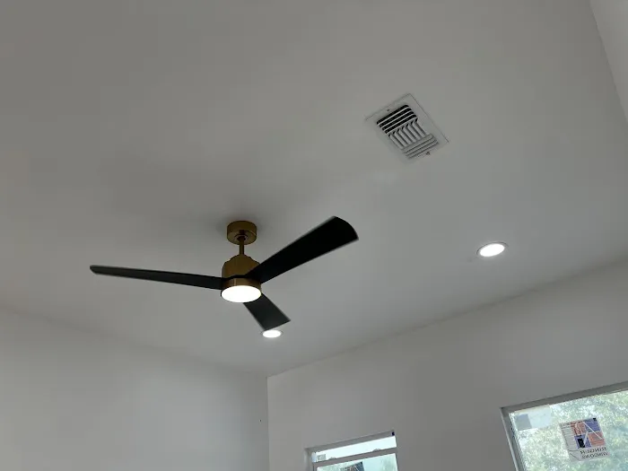 TAV-AIR SERVICE LLC Picture 3