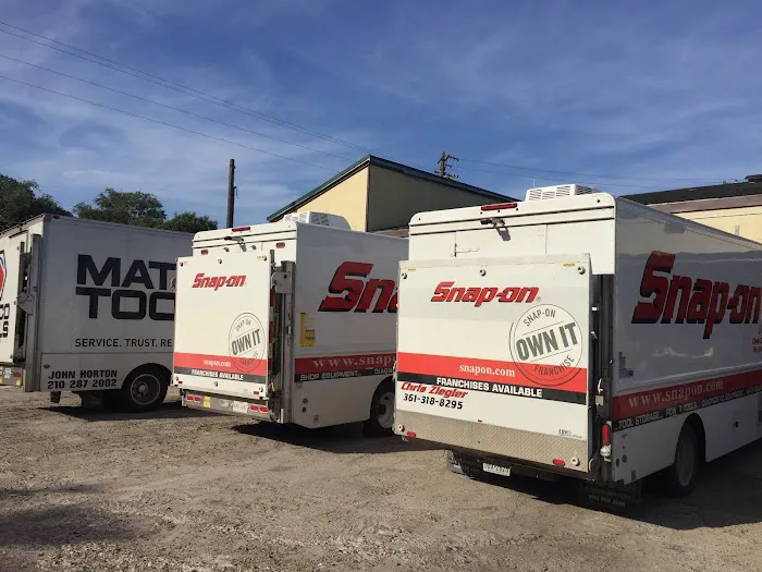 Motor Masters LLC Auto Repair & Towing Service Picture 5