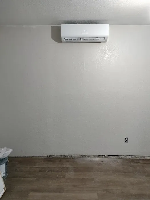 Camper Services and A/C Picture 2