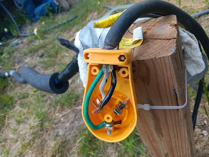 Camper Services and A/C Picture 6