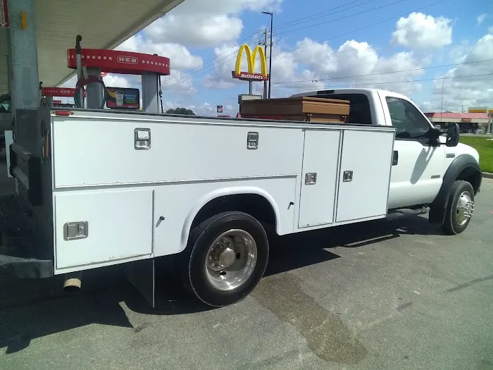 FLORESVILLE AIR CONDITIONING AND HEATING Picture 4