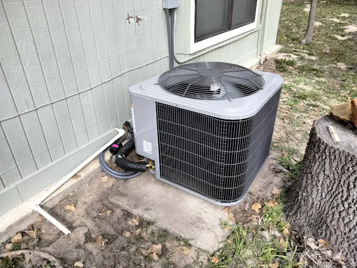 FLORESVILLE AIR CONDITIONING AND HEATING Picture 1