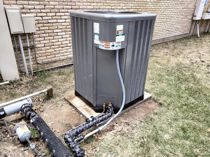 FLORESVILLE AIR CONDITIONING AND HEATING Picture 6