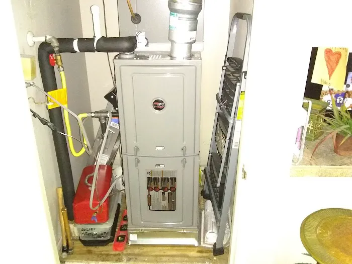 FLORESVILLE AIR CONDITIONING AND HEATING Picture 7