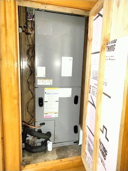 FLORESVILLE AIR CONDITIONING AND HEATING Picture 10