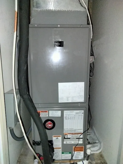 FLORESVILLE AIR CONDITIONING AND HEATING Picture 9