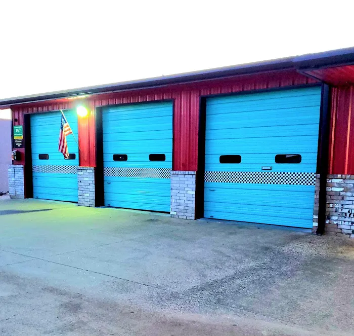 Fifties Oil Change and Service Center Picture 3