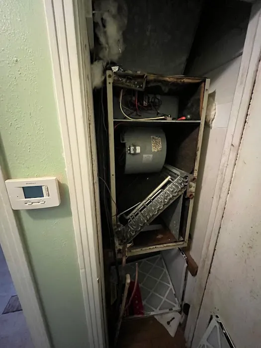 Lambarri’s A/C Picture 3