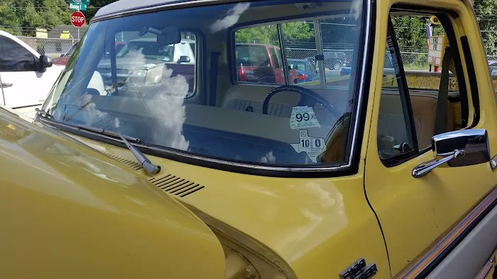 West Oak Auto Repair Picture 2