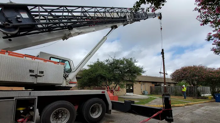 Holts Mechanical Picture 4