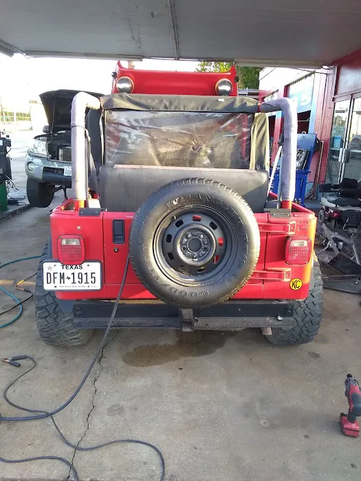 Professional Mechanic shop Picture 1