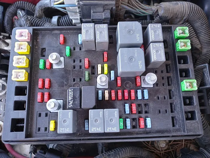 Professional Mechanic shop Picture 3