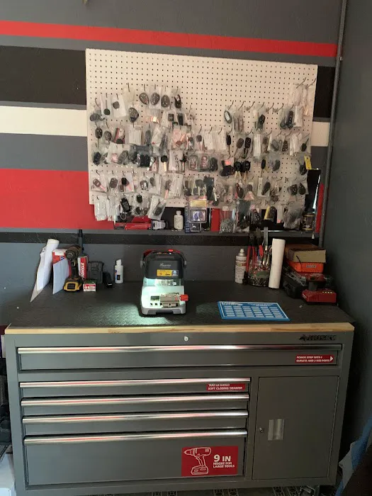 Professional Mechanic shop Picture 5