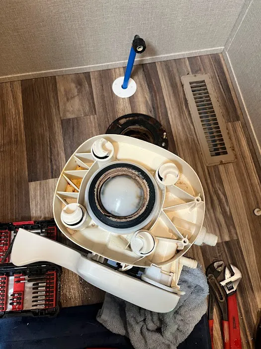 Dog Dayz RV Services, LLC Picture 10