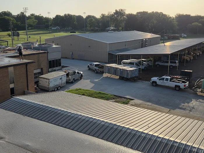 Jon Wayne Company Picture 1