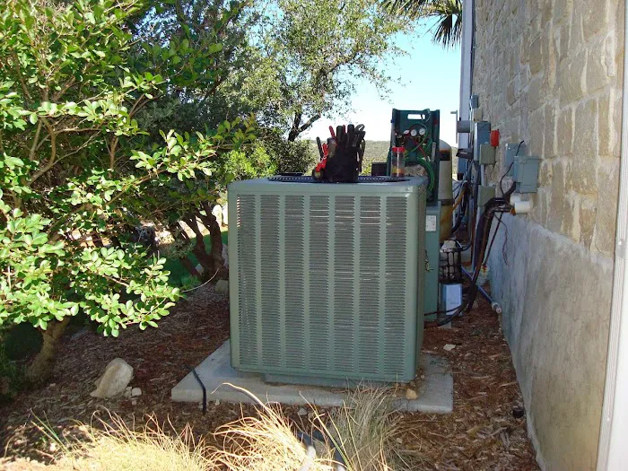 SANDOVAL SERVICE A/C & REFRIGERATION Picture 3