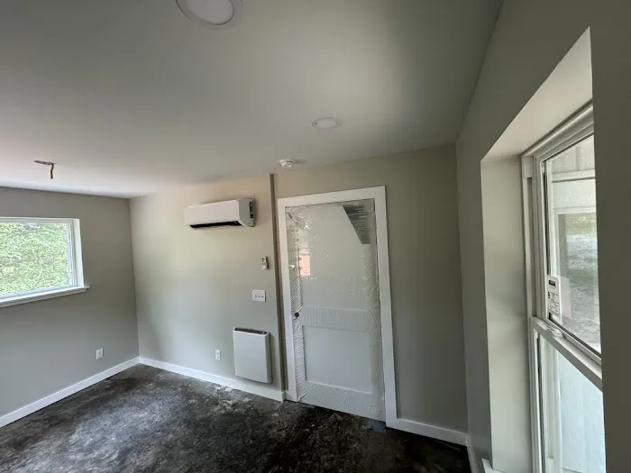 Nick Robinson Heat & Air Picture 5