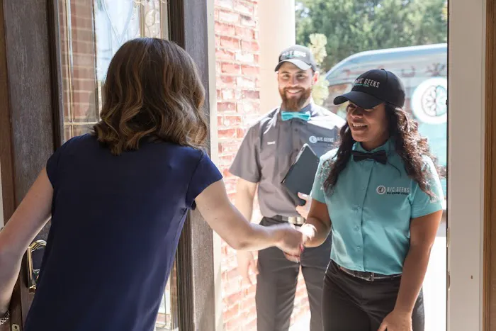 Elstonaire - A/C Geeks Picture 1