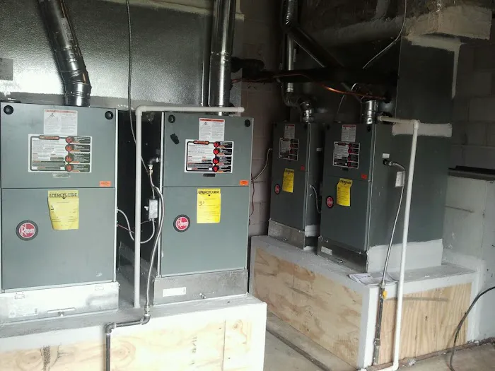 Airconditioning Refrigeration Mechanics Picture 1