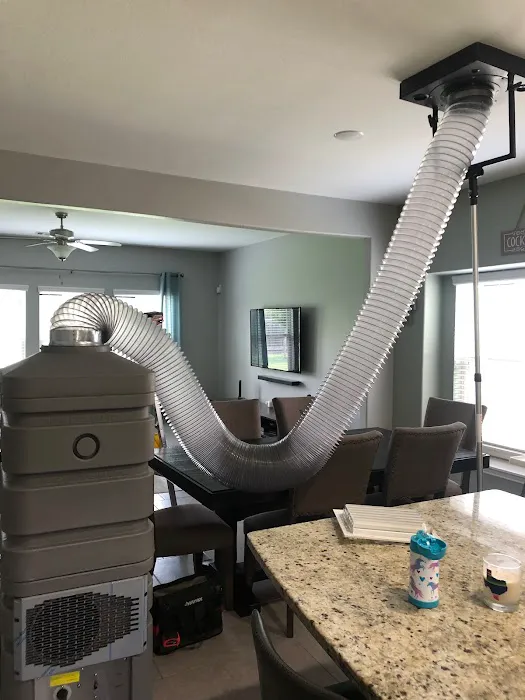 Professional Air Duct Cleaning Picture 1